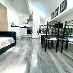 Rawson Apartments - Stylish City Centre Hideaway With 85 Inch Tv Cinema Room & Pool Table