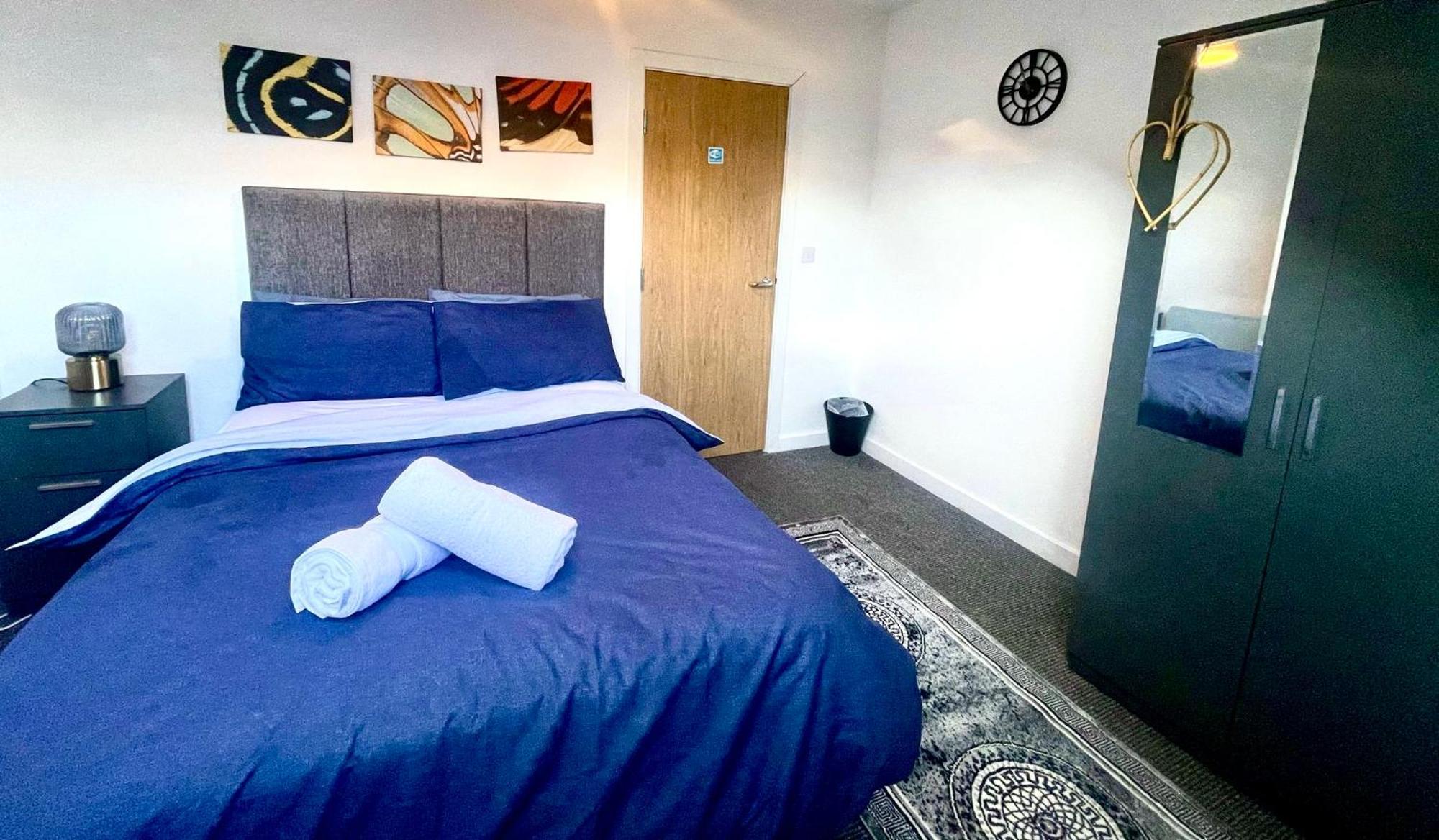 Rawson - Stylish Centre Hideaway With 85 Inch Tv Cinema & Pool Table Apartment