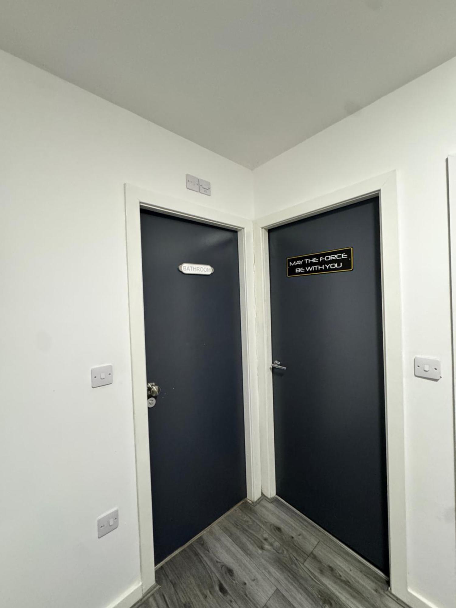 Apartment Rawson - Stylish Centre Hideaway With 85 Inch Tv Cinema & Pool Table