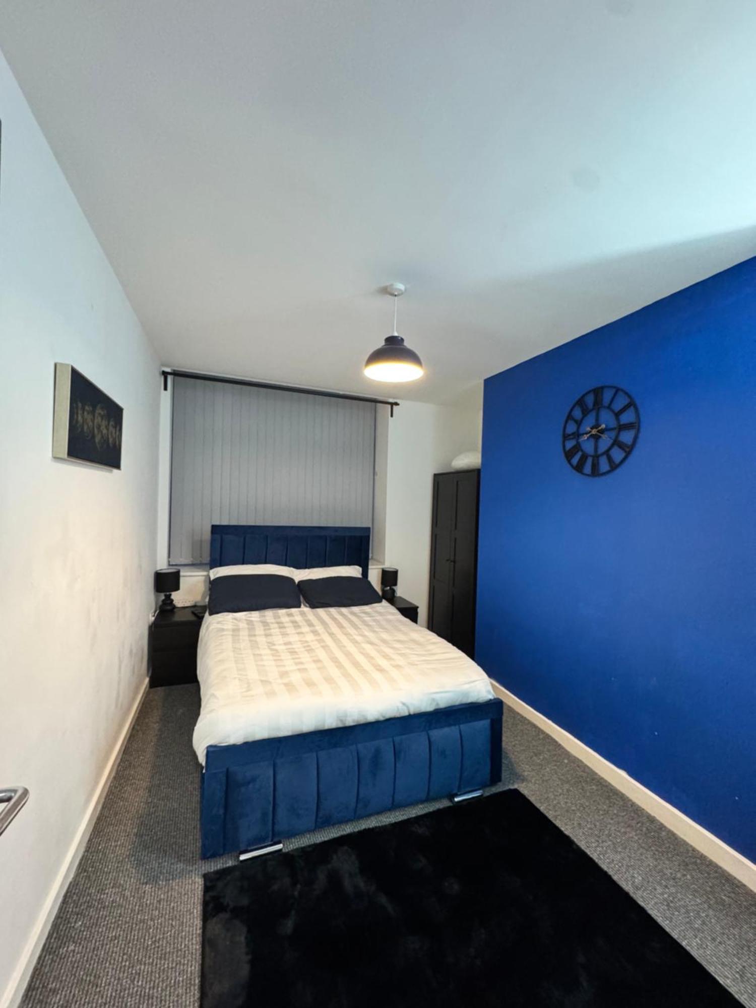 Rawson - Stylish Centre Hideaway With 85 Inch Tv Cinema & Pool Table Bradford (West Yorkshire)